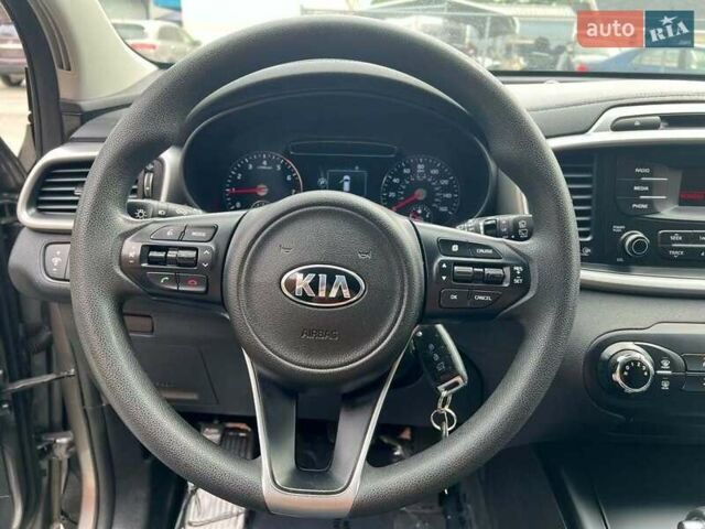 Серый Киа Соренто, объемом двигателя 2.36 л и пробегом 116 тыс. км за 19200 $, фото 11 на Automoto.ua