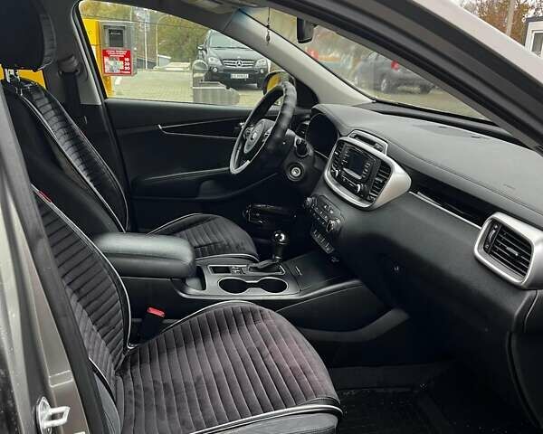 Серый Киа Соренто, объемом двигателя 2.36 л и пробегом 105 тыс. км за 16300 $, фото 5 на Automoto.ua