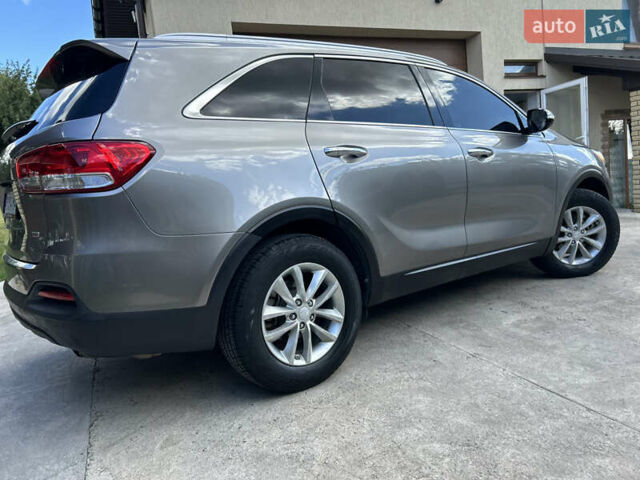 Серый Киа Соренто, объемом двигателя 2.36 л и пробегом 188 тыс. км за 14999 $, фото 5 на Automoto.ua