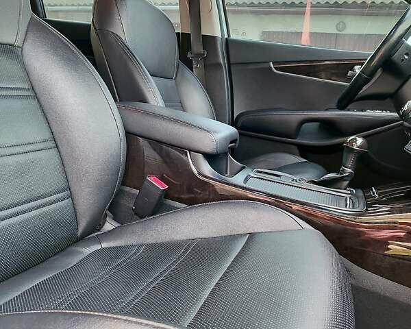 Серый Киа Соренто, объемом двигателя 2 л и пробегом 137 тыс. км за 21000 $, фото 11 на Automoto.ua