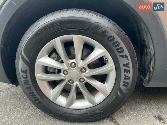 Серый Киа Соренто, объемом двигателя 2.36 л и пробегом 116 тыс. км за 19200 $, фото 8 на Automoto.ua