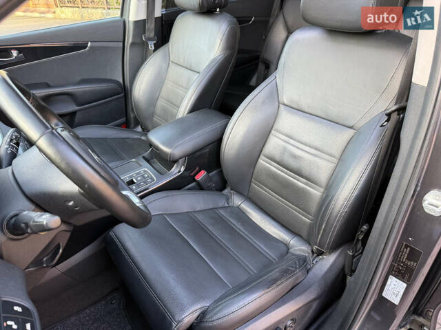 Сірий Кіа Соренто, об'ємом двигуна 2.2 л та пробігом 223 тис. км за 20750 $, фото 46 на Automoto.ua
