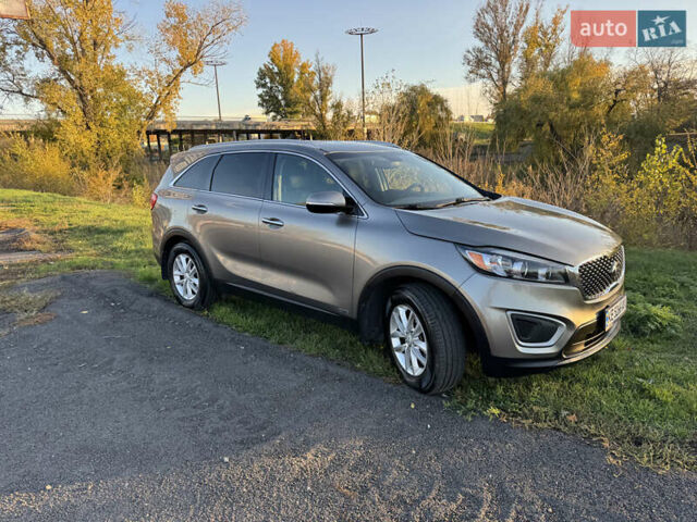 Серый Киа Соренто, объемом двигателя 2.4 л и пробегом 125 тыс. км за 14900 $, фото 6 на Automoto.ua