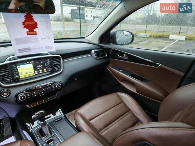 Серый Киа Соренто, объемом двигателя 2.2 л и пробегом 237 тыс. км за 21700 $, фото 13 на Automoto.ua