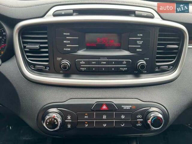 Серый Киа Соренто, объемом двигателя 2.36 л и пробегом 116 тыс. км за 19200 $, фото 12 на Automoto.ua