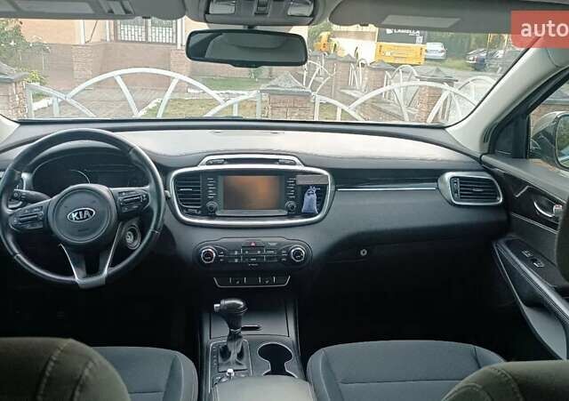 Серый Киа Соренто, объемом двигателя 2.4 л и пробегом 95 тыс. км за 16800 $, фото 4 на Automoto.ua