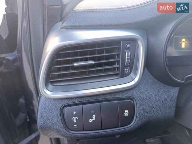 Серый Киа Соренто, объемом двигателя 3.3 л и пробегом 210 тыс. км за 17000 $, фото 20 на Automoto.ua