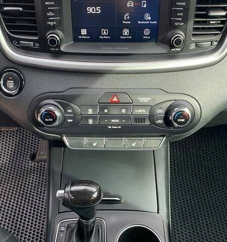 Серый Киа Соренто, объемом двигателя 2.36 л и пробегом 120 тыс. км за 18500 $, фото 10 на Automoto.ua