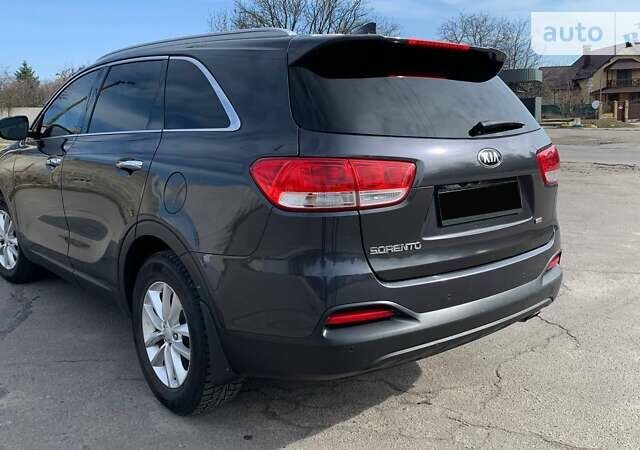 Серый Киа Соренто, объемом двигателя 2.36 л и пробегом 120 тыс. км за 18500 $, фото 4 на Automoto.ua