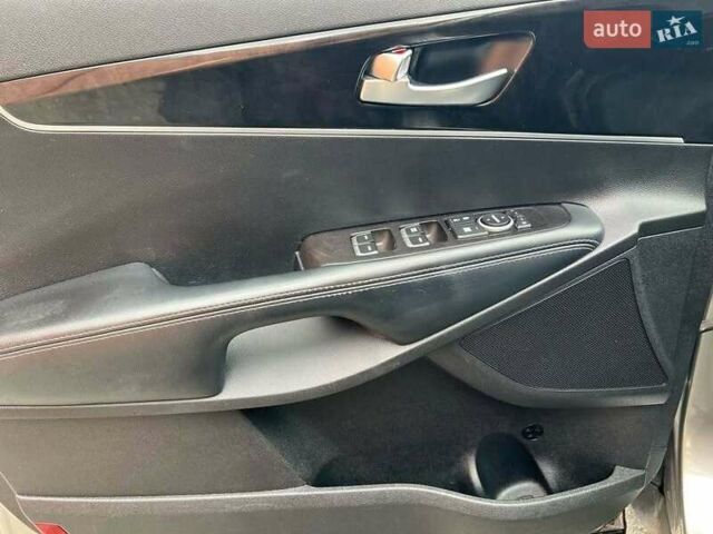 Серый Киа Соренто, объемом двигателя 2.36 л и пробегом 116 тыс. км за 19200 $, фото 13 на Automoto.ua