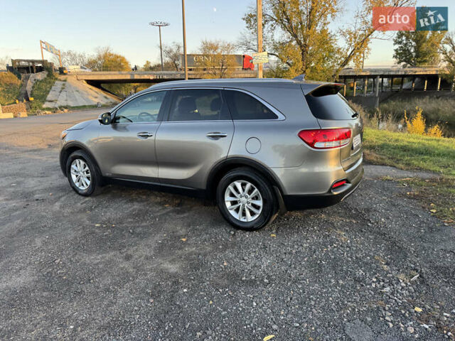 Серый Киа Соренто, объемом двигателя 2.4 л и пробегом 125 тыс. км за 14900 $, фото 10 на Automoto.ua