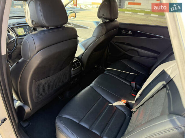 Сірий Кіа Соренто, об'ємом двигуна 2.2 л та пробігом 215 тис. км за 22500 $, фото 21 на Automoto.ua