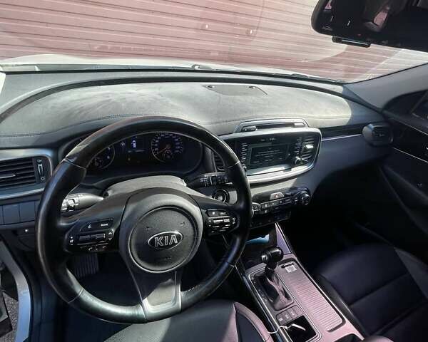 Серый Киа Соренто, объемом двигателя 2 л и пробегом 167 тыс. км за 21800 $, фото 20 на Automoto.ua