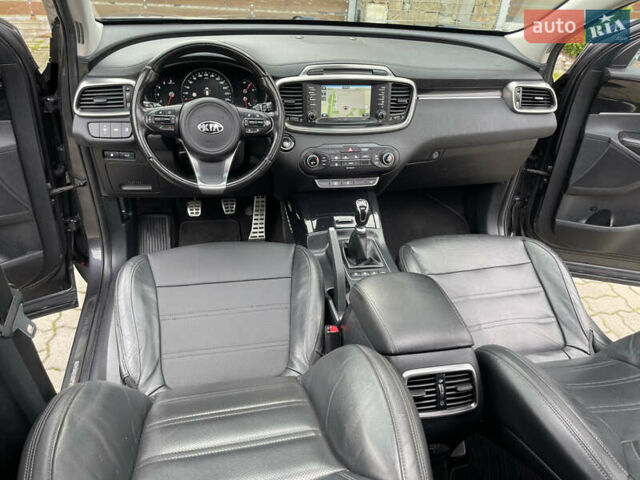 Серый Киа Соренто, объемом двигателя 2.2 л и пробегом 253 тыс. км за 18999 $, фото 5 на Automoto.ua