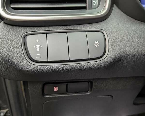 Серый Киа Соренто, объемом двигателя 2.2 л и пробегом 193 тыс. км за 21900 $, фото 30 на Automoto.ua