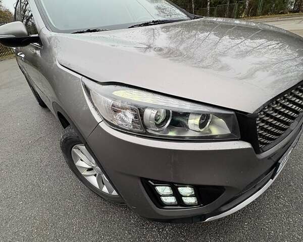 Сірий Кіа Соренто, об'ємом двигуна 2.36 л та пробігом 181 тис. км за 14800 $, фото 23 на Automoto.ua