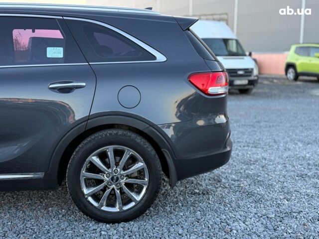 Серый Киа Соренто, объемом двигателя 2.2 л и пробегом 257 тыс. км за 23990 $, фото 5 на Automoto.ua