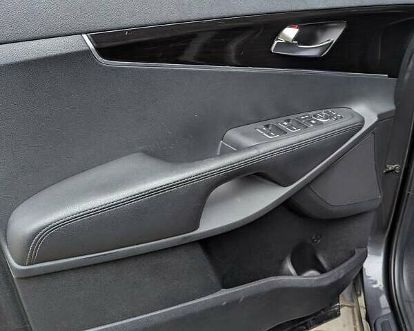 Серый Киа Соренто, объемом двигателя 2.2 л и пробегом 193 тыс. км за 21900 $, фото 27 на Automoto.ua