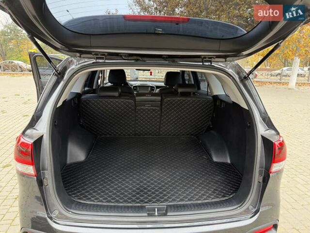 Серый Киа Соренто, объемом двигателя 2 л и пробегом 142 тыс. км за 21100 $, фото 25 на Automoto.ua