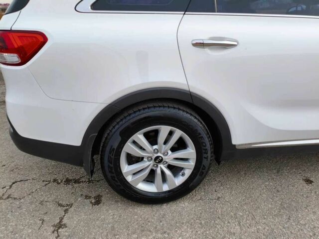 Серый Киа Соренто, объемом двигателя 2 л и пробегом 123 тыс. км за 19000 $, фото 4 на Automoto.ua