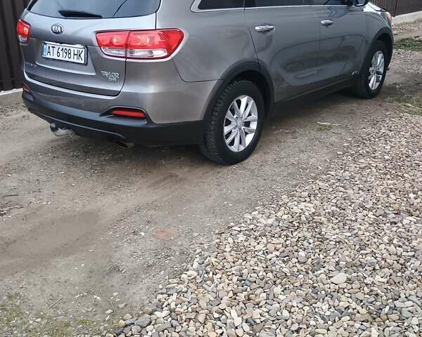 Серый Киа Соренто, объемом двигателя 2.4 л и пробегом 170 тыс. км за 14950 $, фото 5 на Automoto.ua