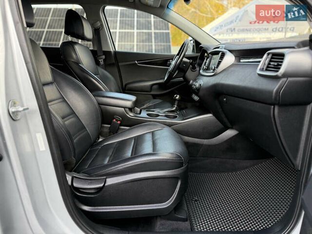 Сірий Кіа Соренто, об'ємом двигуна 0 л та пробігом 205 тис. км за 13400 $, фото 25 на Automoto.ua