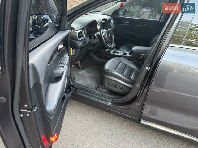 Серый Киа Соренто, объемом двигателя 2 л и пробегом 142 тыс. км за 19300 $, фото 10 на Automoto.ua