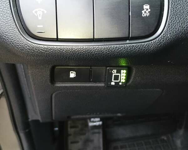 Серый Киа Соренто, объемом двигателя 2.4 л и пробегом 170 тыс. км за 14950 $, фото 14 на Automoto.ua