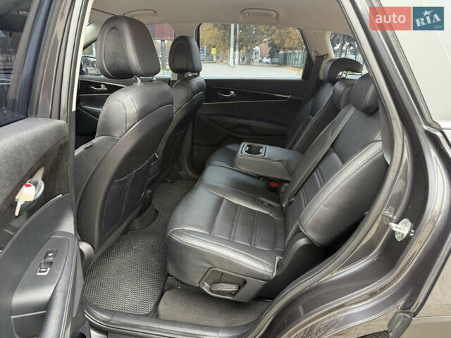 Серый Киа Соренто, объемом двигателя 2 л и пробегом 142 тыс. км за 21100 $, фото 11 на Automoto.ua