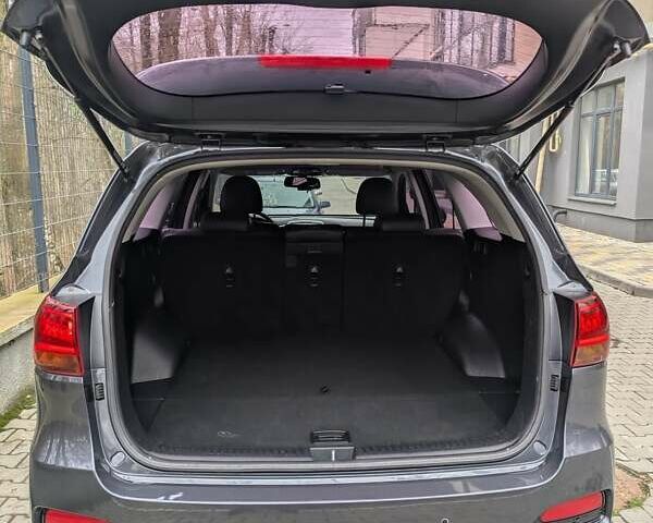 Серый Киа Соренто, объемом двигателя 2.2 л и пробегом 193 тыс. км за 21900 $, фото 8 на Automoto.ua