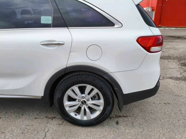 Серый Киа Соренто, объемом двигателя 2 л и пробегом 123 тыс. км за 19000 $, фото 5 на Automoto.ua