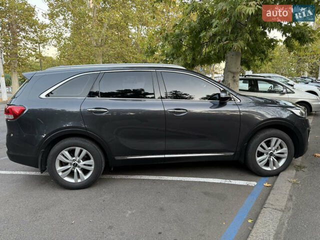 Серый Киа Соренто, объемом двигателя 2 л и пробегом 142 тыс. км за 19300 $, фото 2 на Automoto.ua