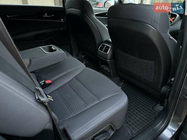 Серый Киа Соренто, объемом двигателя 2.36 л и пробегом 108 тыс. км за 14700 $, фото 42 на Automoto.ua