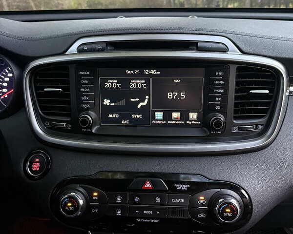 Серый Киа Соренто, объемом двигателя 2 л и пробегом 142 тыс. км за 19300 $, фото 13 на Automoto.ua