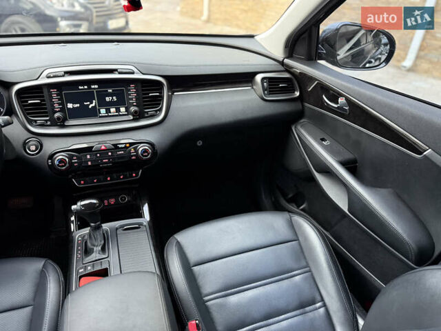 Киа Соренто 2017 в Одессе на Automoto.ua Серый Киа Соренто, объемом двигателя 2 л и пробегом 140 тыс. км за 22500 $, фото 48 на Automoto.ua