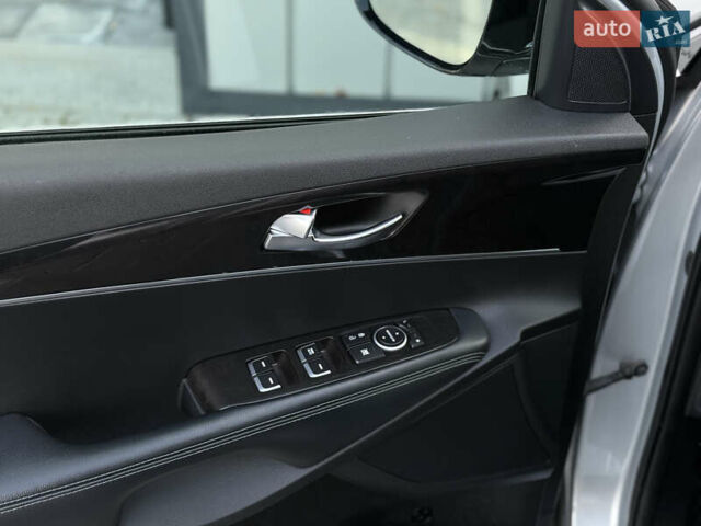 Сірий Кіа Соренто, об'ємом двигуна 0 л та пробігом 205 тис. км за 13400 $, фото 16 на Automoto.ua