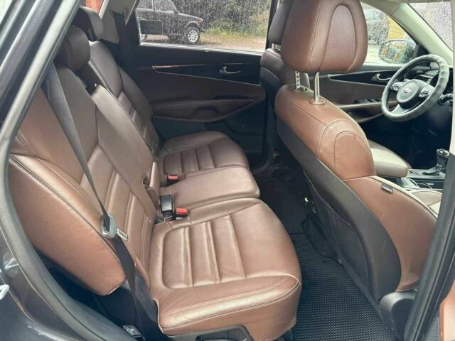 Серый Киа Соренто, объемом двигателя 2 л и пробегом 76 тыс. км за 19000 $, фото 11 на Automoto.ua