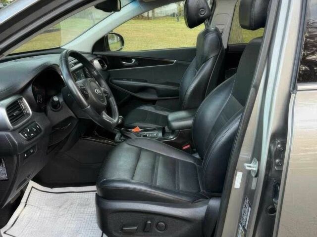 Серый Киа Соренто, объемом двигателя 3.3 л и пробегом 65 тыс. км за 9900 $, фото 8 на Automoto.ua