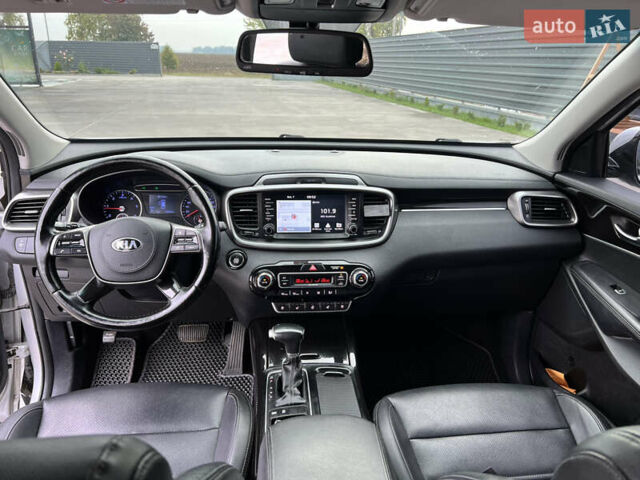Киа Соренто 2017 в Василькове на Automoto.ua Серый Киа Соренто, объемом двигателя 2.2 л и пробегом 194 тыс. км за 23000 $, фото 12 на Automoto.ua