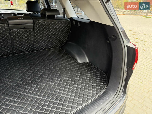 Серый Киа Соренто, объемом двигателя 2 л и пробегом 142 тыс. км за 21100 $, фото 28 на Automoto.ua