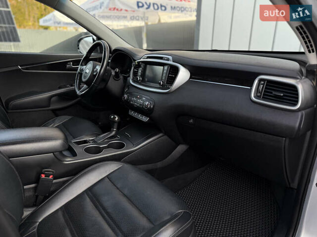 Сірий Кіа Соренто, об'ємом двигуна 0 л та пробігом 205 тис. км за 13400 $, фото 27 на Automoto.ua