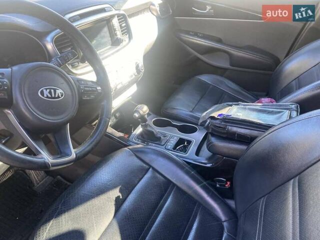 Киа Соренто 2017 в Бориславе на Automoto.ua Серый Киа Соренто, объемом двигателя 3.34 л и пробегом 168 тыс. км за 17000 $, фото 13 на Automoto.ua