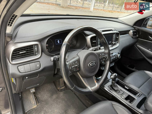 Серый Киа Соренто, объемом двигателя 2 л и пробегом 142 тыс. км за 21100 $, фото 10 на Automoto.ua