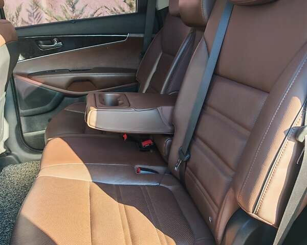 Сірий Кіа Соренто, об'ємом двигуна 2 л та пробігом 224 тис. км за 20500 $, фото 40 на Automoto.ua
