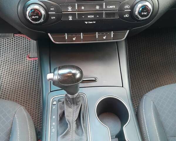 Киа Соренто 2017 в Кривом Роге на Automoto.ua Серый Киа Соренто, объемом двигателя 2.4 л и пробегом 74 тыс. км за 18400 $, фото 3 на Automoto.ua