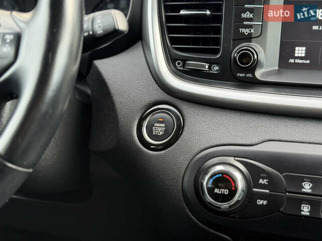 Сірий Кіа Соренто, об'ємом двигуна 0 л та пробігом 205 тис. км за 13400 $, фото 32 на Automoto.ua