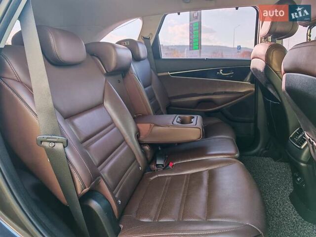 Сірий Кіа Соренто, об'ємом двигуна 2 л та пробігом 224 тис. км за 20500 $, фото 23 на Automoto.ua