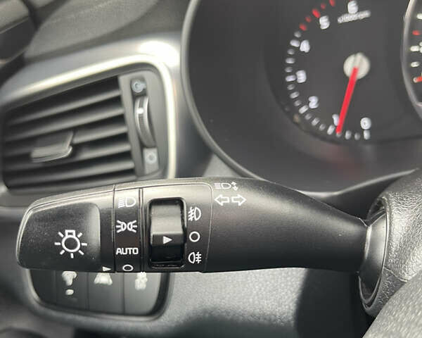 Серый Киа Соренто, объемом двигателя 2.2 л и пробегом 253 тыс. км за 18999 $, фото 128 на Automoto.ua