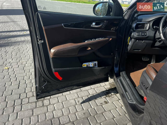 Киа Соренто 2017 в Львове на Automoto.ua Серый Киа Соренто, объемом двигателя 2.2 л и пробегом 255 тыс. км за 26500 $, фото 9 на Automoto.ua