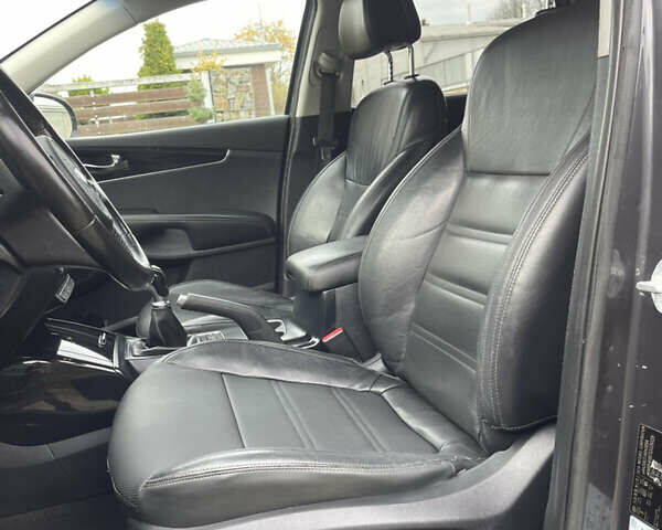 Серый Киа Соренто, объемом двигателя 2.2 л и пробегом 253 тыс. км за 18999 $, фото 145 на Automoto.ua